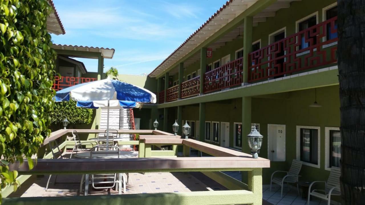 Hotel Azteca Inn Енсенада Екстер'єр фото